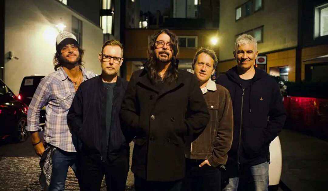 “But Here We Are”, o novo álbum dos Foo Fighters já está disponível